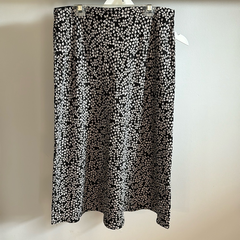 Mi Ami midi skirt.